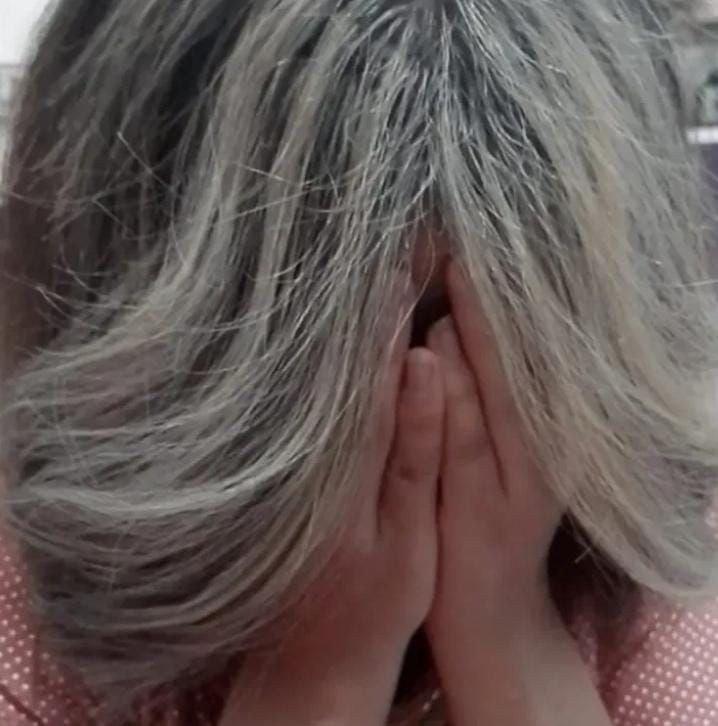 💎 صالون الحسينية 💎
عروض الصيف بس ويانه

💇‍♀️ گص شعر .تخصيل .ميش 
🎨 صبغات احترافية وألوان ترند
🧴 معالجات شعر مكثفة (كيراتين – بروتين – ترميم)
تركيب رموش
💄 مكياج ناعم وفخم لكل مناسباتك
💅 عناية كاملة بالأظافر والبشرة

🌟 خبرة – نظافة – مواد أصلية 100%
📍 الحجز مسبقاً مجمع سماء الحسينيه الطبي 
📞***********
