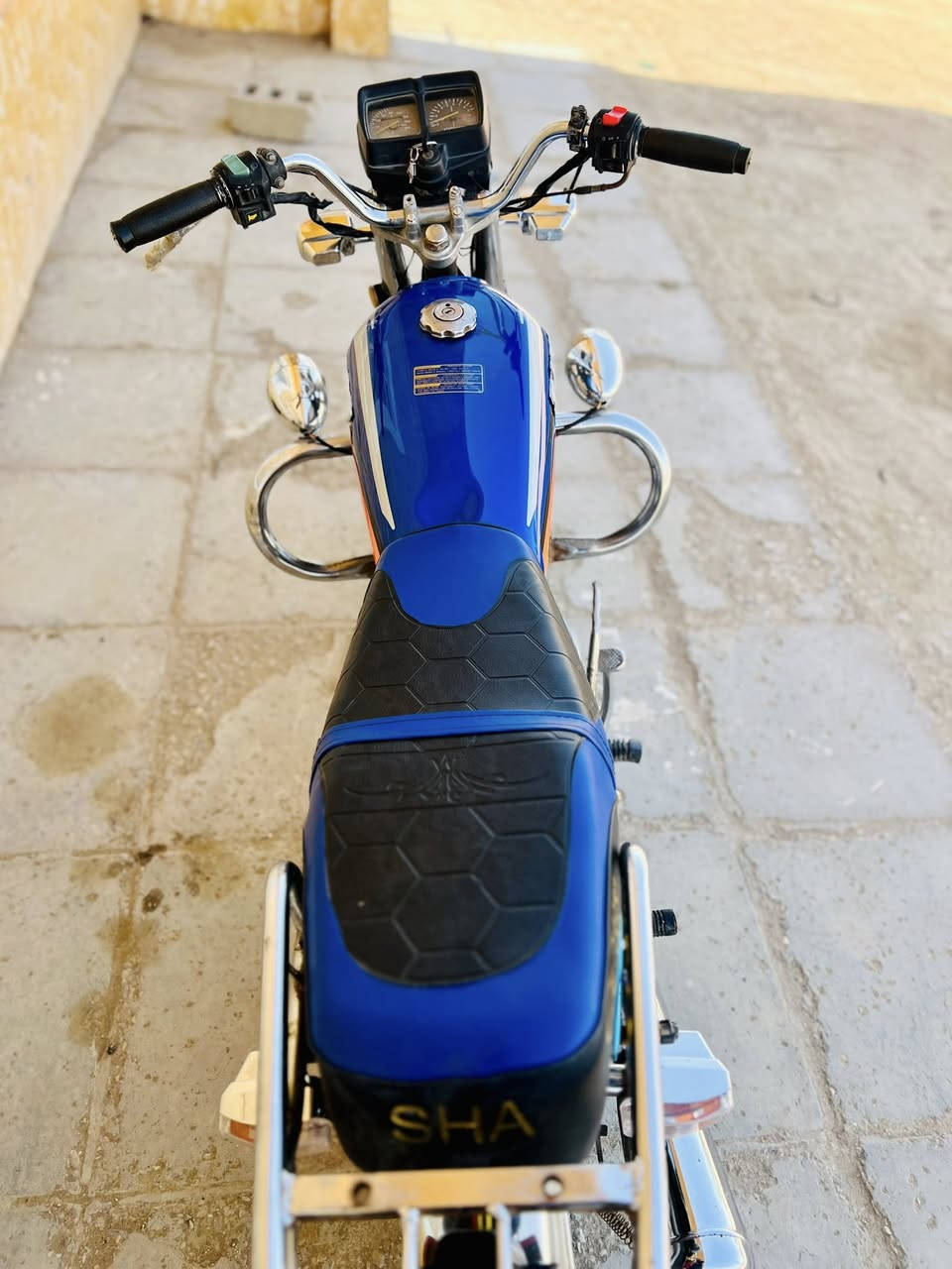 شباب السلام عليكم بارت موديل 20طالعه ب 21 دراجه اوراق اصولي كلش حلوه محرك ناعم ناقصه بس باتري مشيه معدل حلوو سعر 700 وبيه مجال بسيط *********** بيه واتساب
