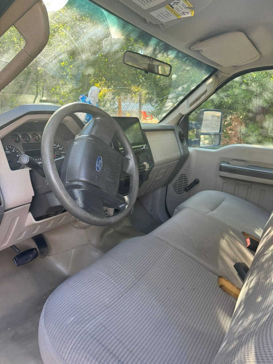 سلام عليكم للبيع فورد أمريكي وارد خليجي السياره حيل نضيفه جاهزه من دعاميه لل دعاميه موديل 2009 بسمي رقم  أربيل مكاني بغداد الغزالية *********** موجود وتساب السعر 110 وبيه مجال محرك 10 سلندر سوبر
