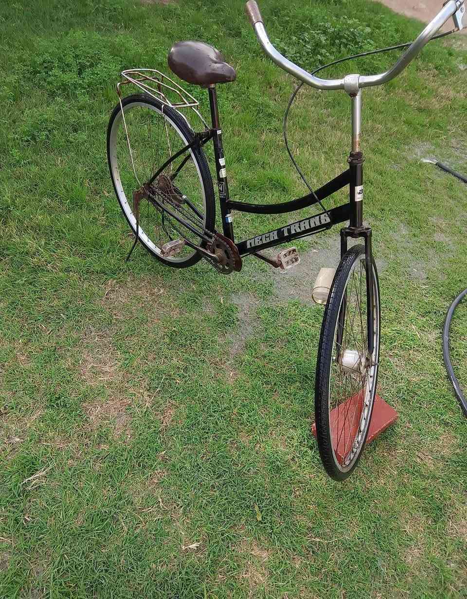 بايسكلات ..26-27
ازرق نقصه بريك 
ثنيناتهن ب 75 
مكان الشطره


**إذا كنت صاحب هذا الإعلان وتريد حذفه لأي سبب، رجاءا أرسل رسالة إلى الدعم الفني**