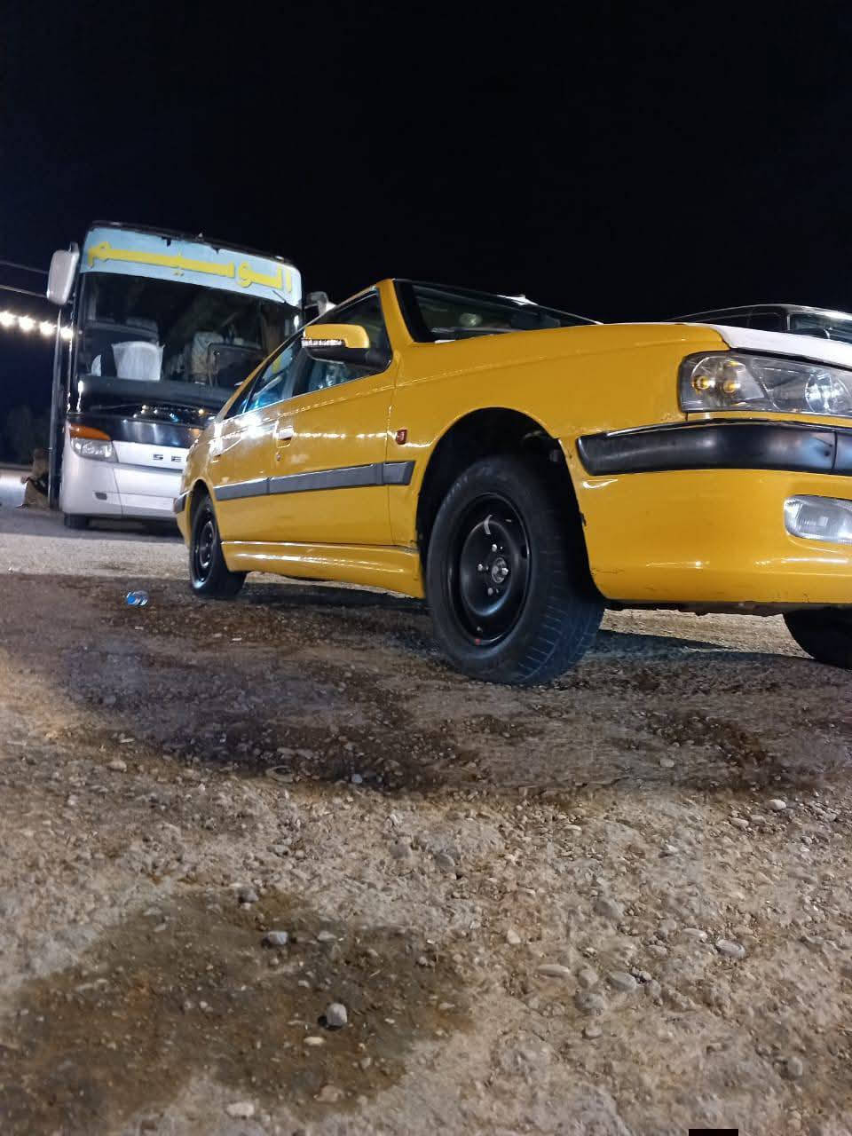 السلام عليكم من رخصت مدير الكروب بيجو بارس موديل 2015 للبيع سيارة بلاديه وحلوه داخل نضيف كلش صدر مبدل جديد امامي خلفي مكينه وكير مكفولات اكتب بل عقد هم مكفولات منضومت زنون جديدة اصليه  رقم انكليزي هزة جديدة السيارة كبل للشارع ربع متصرف عليها  لا ستفسار ***********
