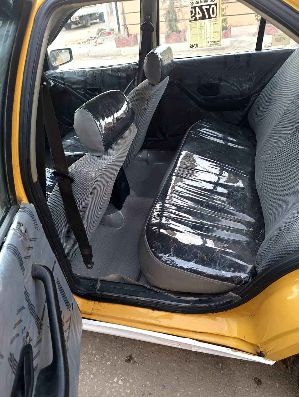 سلام عليكم سياره بيجو بارس موديل 2015 كير ومكينه فرنسي تخم تاير جديد حداديه خير من الله تبريد شغال بيه طخه بل جاملغ الخلفي كما موضح في الصورة وبيه تبديل بنيد طاير رقم بغداد انكليزي هيئه وغرامات مصفره تحويل ثاني يوم السعر 40 وبيه مجال حك الجيه الااستفسار  ***********
