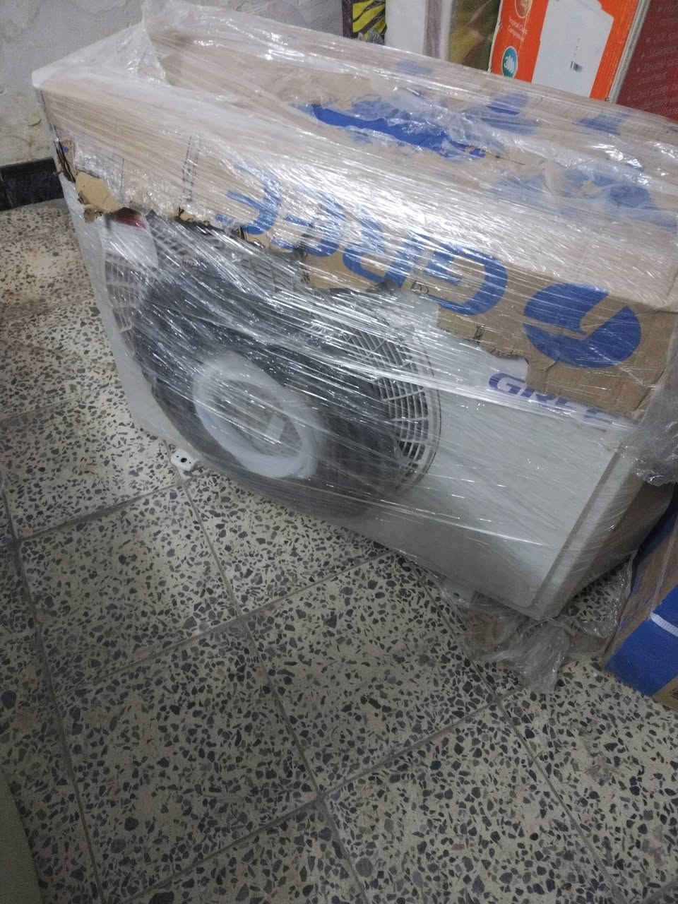 سبلت كري كنتوري طنين صدار 25 شهر ثالث  كامل وجديد
سبلت الحافظ طن ونص انفيرتر
سبلت واحد طن الحافظ عادي
كلهن جدد حبايب *********** الدوره حي الميكانيك
