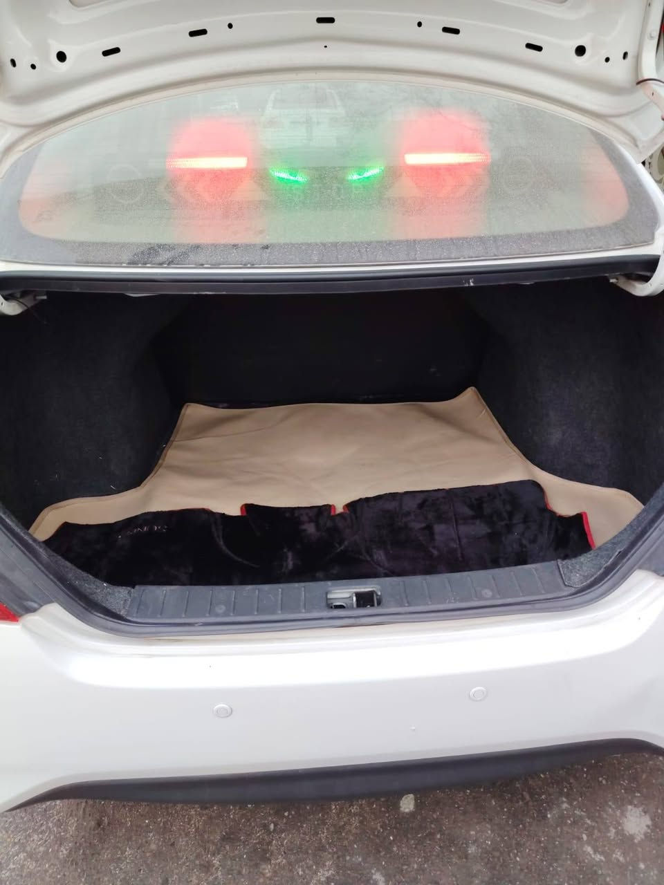 الهم صلي على محمد وآل محمد
السلام عليكم شباب 
نيسان سني 
موديل 2021 
كفاله عامه ماعده طخه بل جاملغ المامي فقط شويه بل براكيت مال دعاميه 
سياره احله من صور بعد شرط 
هزه جديده فحص جديد 
سنويه جديده 
بسمي شرط التحويل 
مكان بغداد الكظميه 
بيع أو مراوس حسب القناعه 
الاستفسار ***********
السعر 118 بيها مجال حق الجيه فقط
