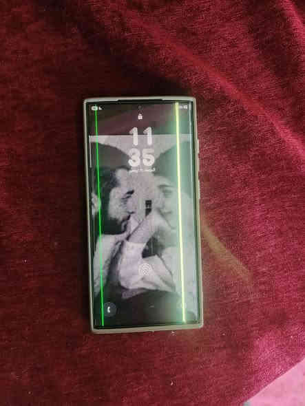 السلام عليكم جهز للبيع اس 23 الترا جهز مكفول بس عده الخط لبشاشه لباقي كله شغال ما مفتوح سعره ٤٠٠ وبي مجال للطيبين مكاني بابل القاسم *********** ذاكره ٢٥٦
