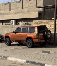 باترول 2007 للبيع سوبر سفاري فول مواصفات داخل لون ابيض كفاله من الظربه...