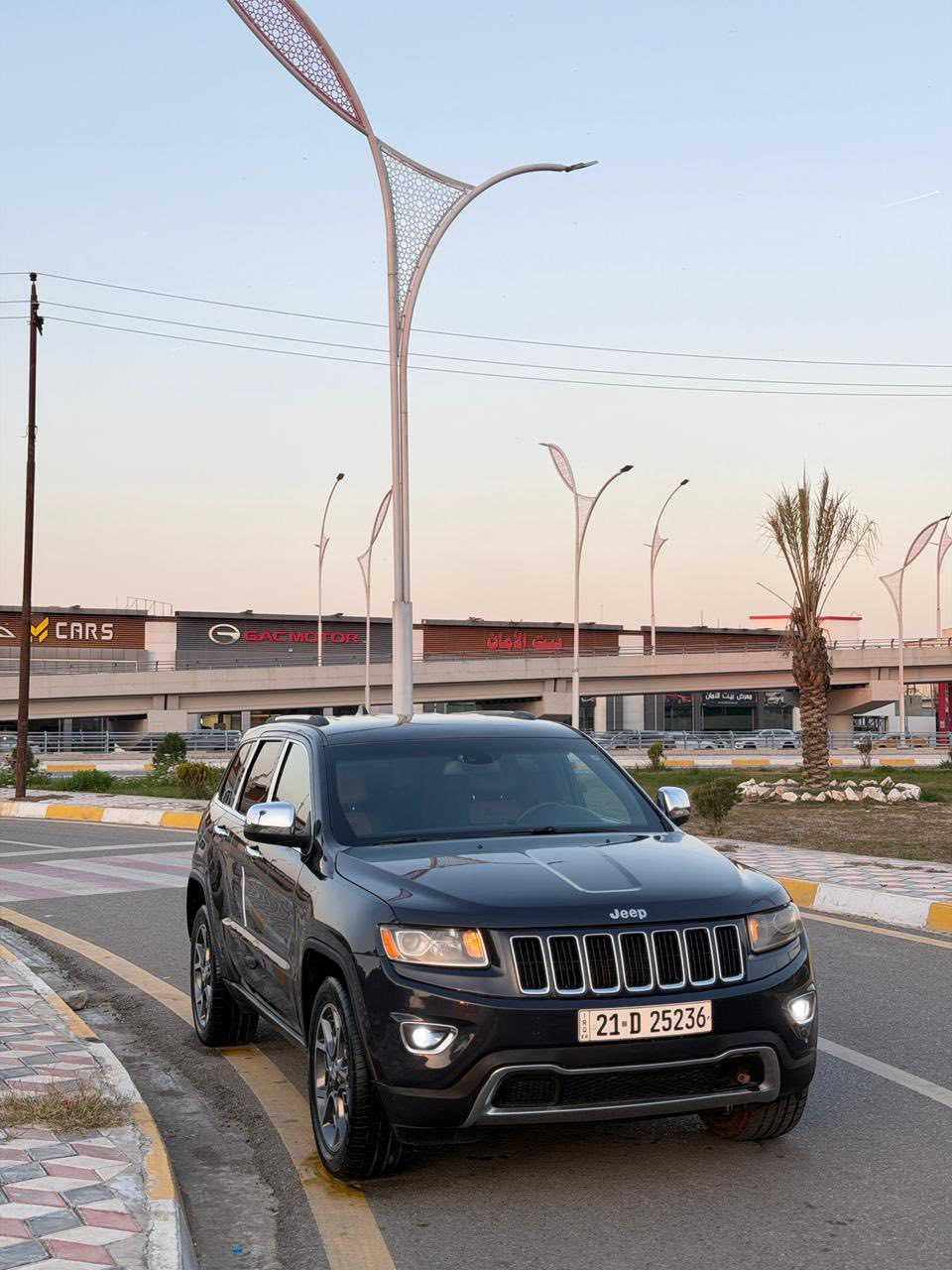 سلام عليكم
جيب لاريدو موديل 2016 
مواصفات 
تحكم استرين 
كشن تدفئه 
تبريد مركزي 
ويل افور لاند 
باقي مواصفات معروفه لاريدو 
سياره بيه 5 قطع صبغ بدون دواخل بدون ايرباك شرط
سنويه وهزه جديد 
سياره مكانه كركوك 
سعرها 173 وبيه مجال 
الاستفسار عل رقم الاتي 
***********
