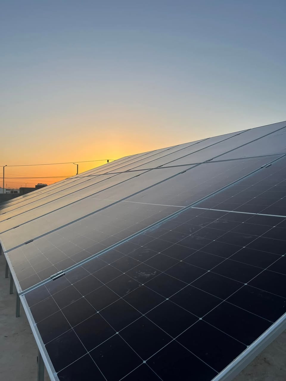 لله الحمد  
تم تنصيب منظومة بقدرة30 A 
 1- انفيرتر MOTOMA 11 kwh عدد2 
2- بطارية ماركة MOTOMA 16 kwh عدد2 
3- الواح لونجي X-10 عدد20 لوح 
الأفندي للطاقة الشمسية
الماسة للطاقة الشمسية 
📍  الرمادي 
***********
