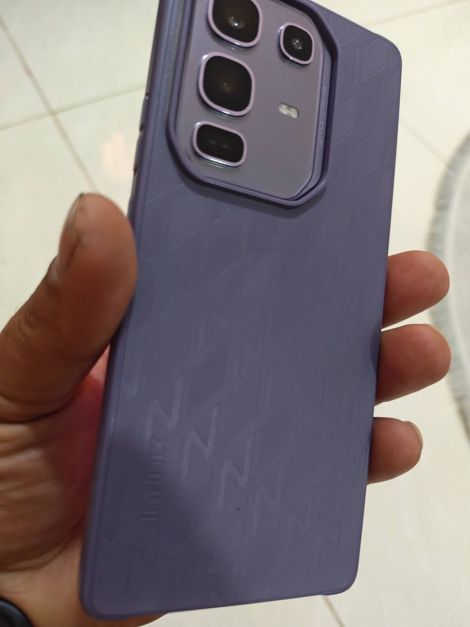 Infinix Note 50 Pro:
​الشاشة: AMOLED بحجم 6.78 بوصة، بدقة FHD+، ومعدل تحديث 144Hz.
​المعالج: MediaTek Helio G100 Ultimate (6 نانومتر).
​الذاكرة والتخزين: رام 8 أو 12 جيجابايت / ذاكرة 256 جيجابايت.
​الكاميرا الخلفية: رئيسية 50 ميجابكسل (بمثبت بصري OIS) + عدسة واسعة 8 ميجابكسل.
​الكاميرا الأمامية: 32 ميجابكسل.
​البطارية والشحن: 5200 مللي أمبير / شحن سلكي 90 واط / شحن لاسلكي 30 واط.
​نظام التشغيل: Android 15 مع واجهة XOS 15.
​ميزات إضافية: مقاومة الماء والغبار IP64، بصمة تحت الشاشة، صوت ستيريو من JBL.
سعره قفل 280 توصيل لايوجد 
***********
الجهاز استخدامه يومين فقط

