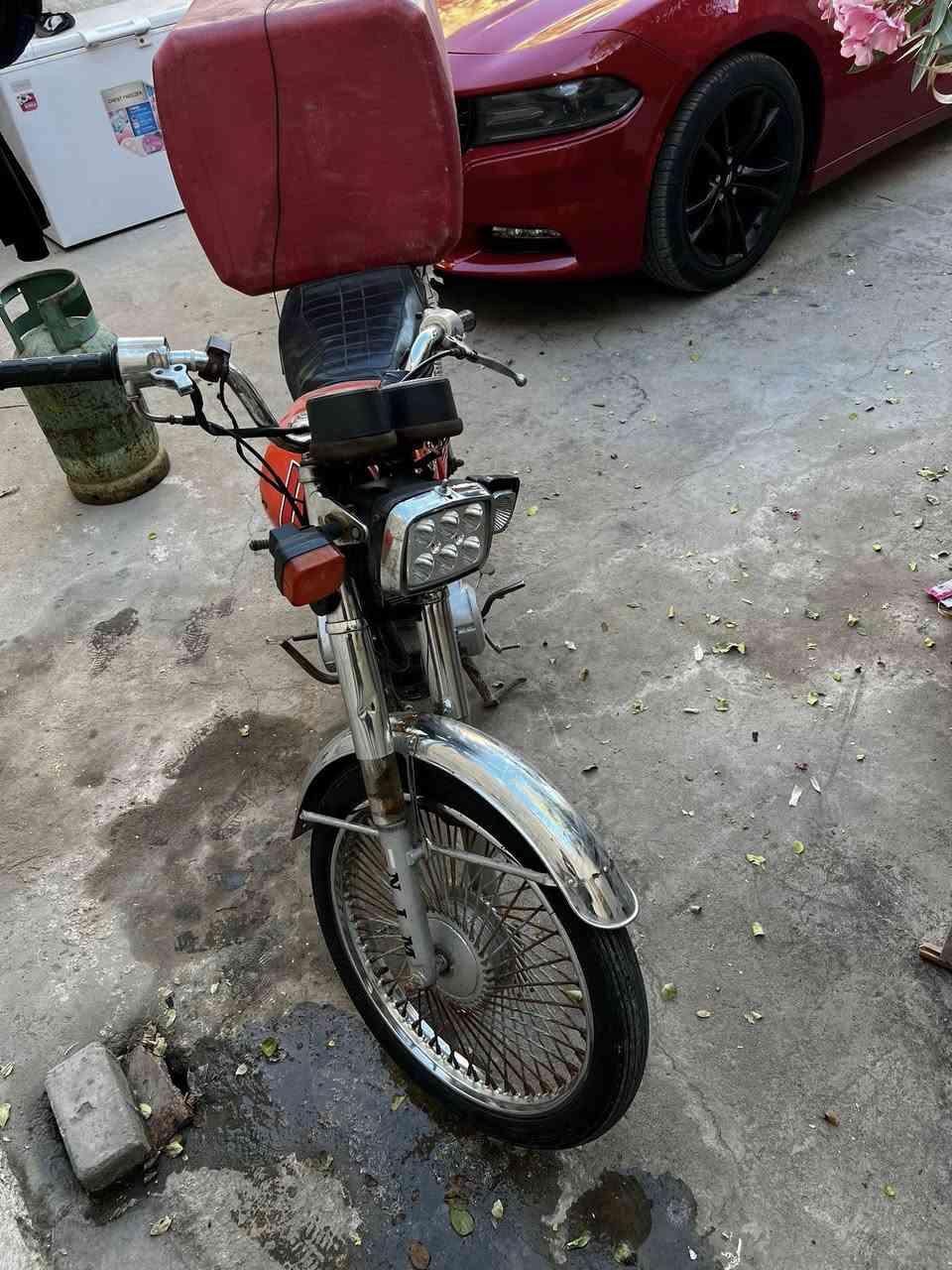 دراجة اوراق اصولي موديل 2020  اوراقهه كاملة يرادلهه شوي ترتيبات رقم الهاتف *********** السعر خاص لحد يلح
