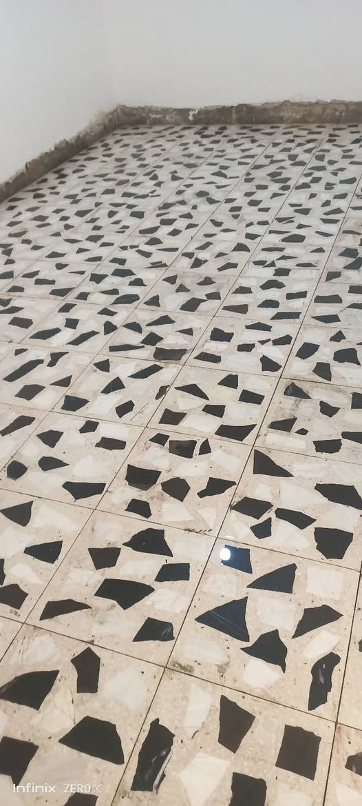 سلام عليكم خلفه سيراميك وكاشي وبورسلين ومرمر ودرج وكادر ترميم كافت انواع الترميم شغل درجه اوله بغداد ***********
