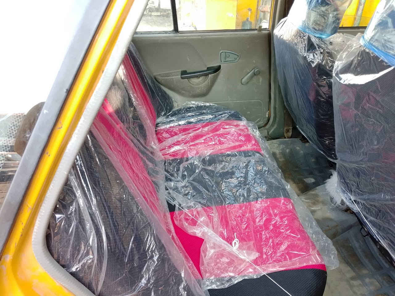 سلام عليكم سايبه للبيع مكينه تنقص قليل مو هواي كير مكفول حداديه جديده سماعات تبريد شغال جامات شغاله رقم الماني سيارة صوليه كاملة رقم كربله مكاني نجف كوفه *********** سعره 17 ورقه ملاحضه غرامات وهيه ثنينهن 340 يعني ورقتين ينزلن من سعرهه
