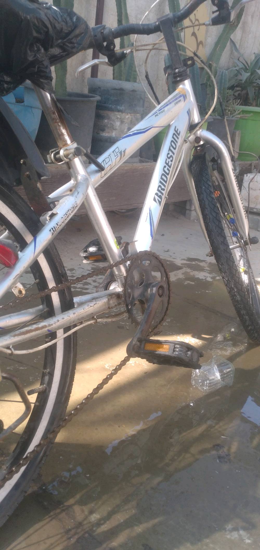 بغداد  مدينه الصدر ع الفلاح السعر ٨٠الف وبي مجال بايسكل جديد ونضيف رقم الهاتف *********** واتساب 