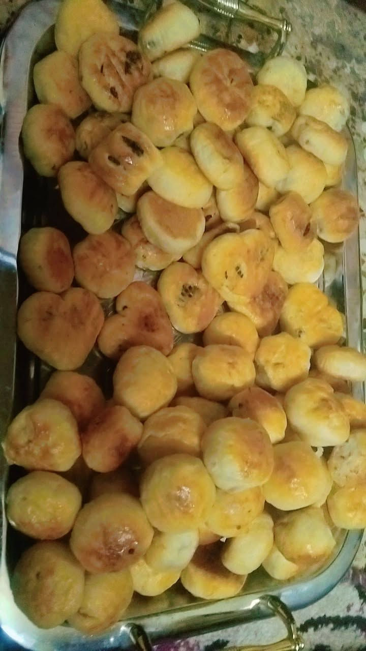 كليجة وحسب طلبك توصل لباب البيت 
كليجة العيد هشة وطيبة ومينشبع منها 
للطلب  رقم الحجز***********
انسب الاسعار كيلو تمر وحلقوم ب6كيلو 
مشكل بالجوز 8
