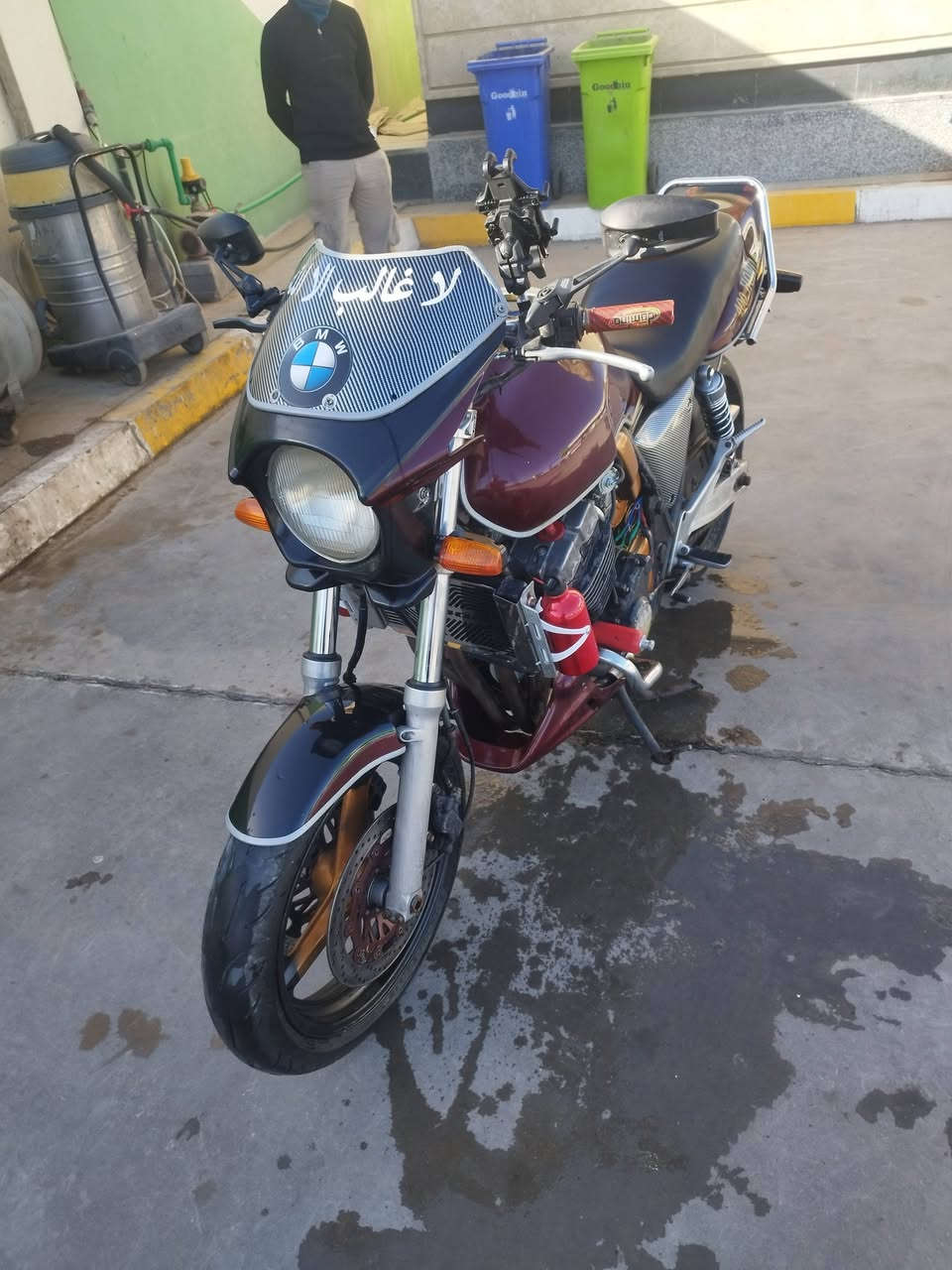 للبيع سي بي 400 جيل اول رقم وسنوية انكليزي الانبار مكاني فلوجة السعر مليونين ونص وبيها مجال للاستفسار 
***********
***********
