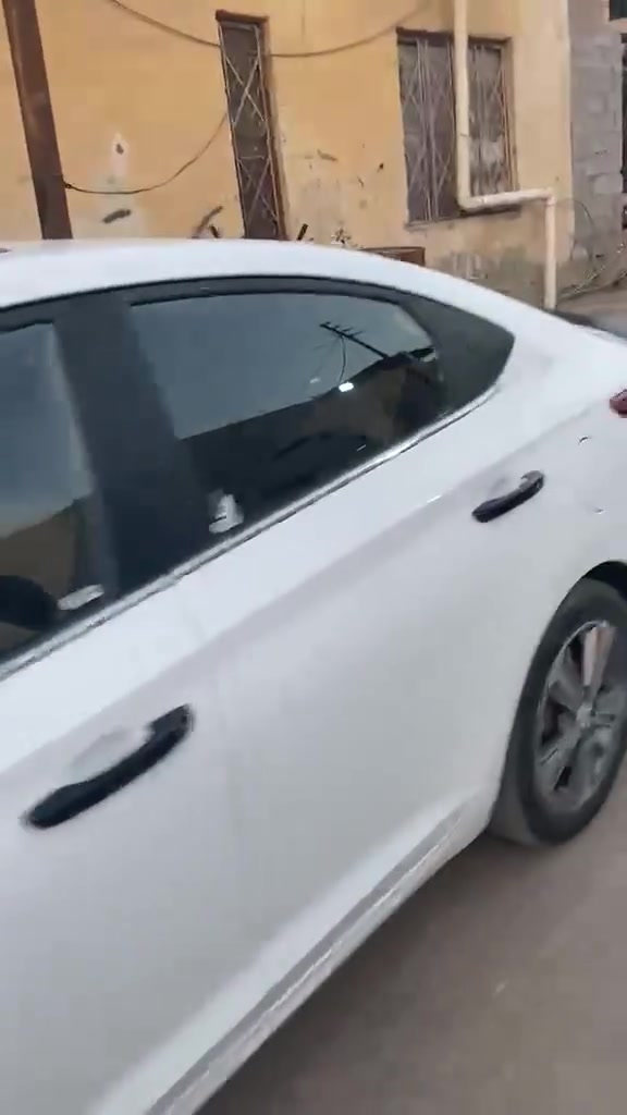 السلام عليكم /سياره للبيع اكسنت 2019خليجي السياره كفاله عامه تبريد  حداديه كلشي مكفول عنوان السياره /البصره شط العرب /السعر ١٣٤ وبيه مجال للطيبين رقم الهاتف /***********
