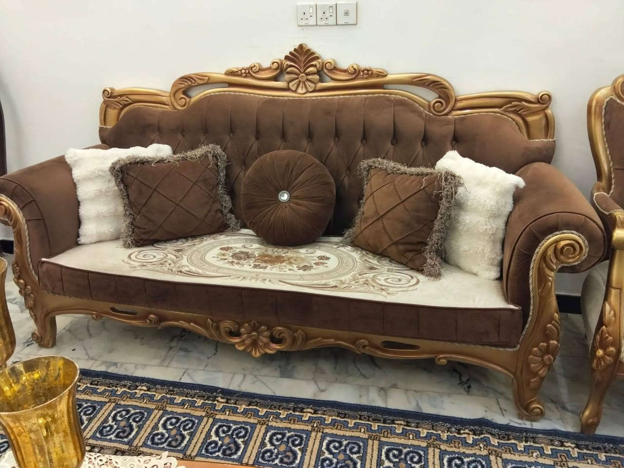 تخم زان تركي ملكي كلاسك ١٠ مقاعد اخو الجديد نضافته فول ويا طبله وسطيه اتصال ***********
