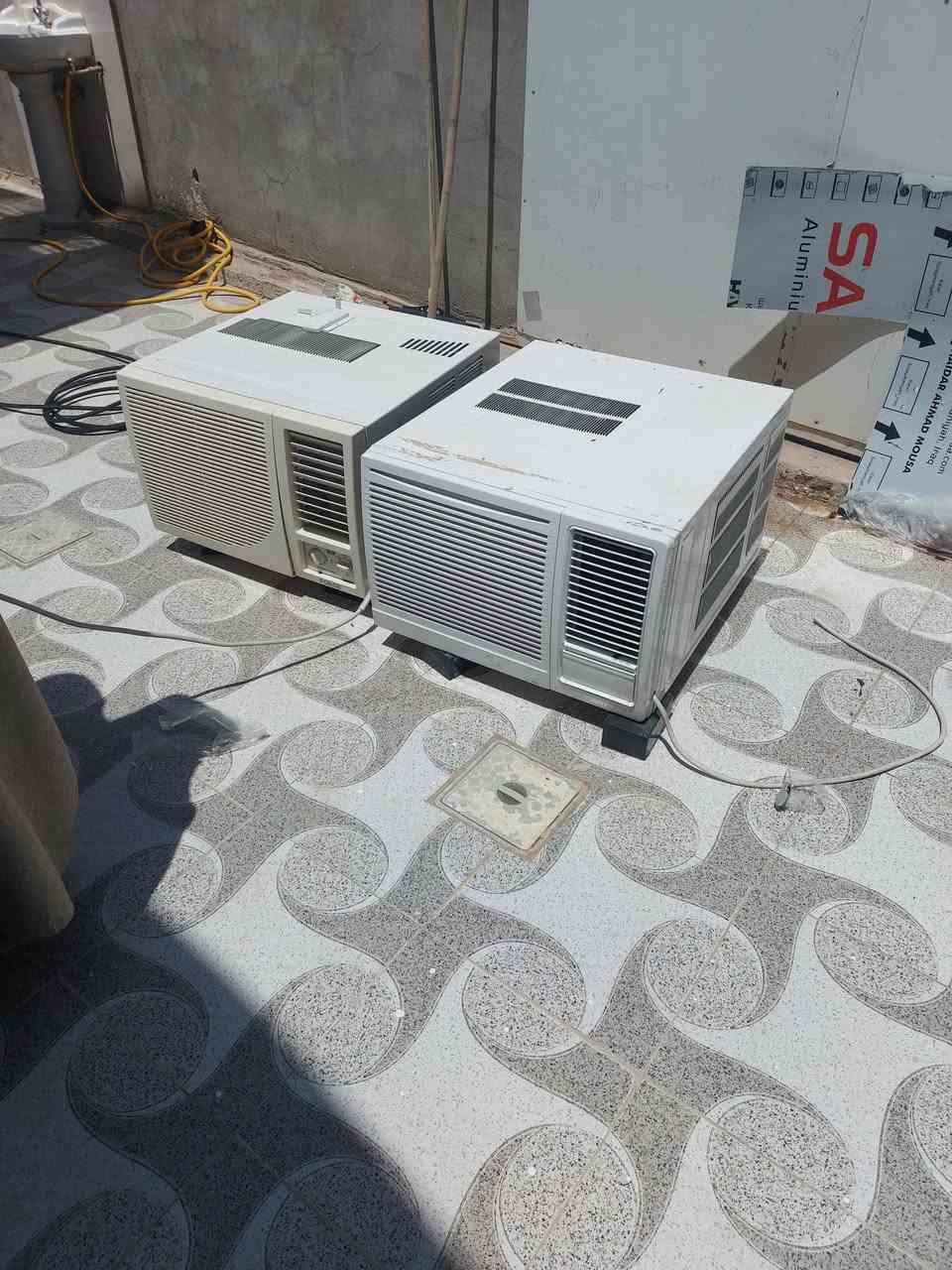 متوفر مكيفات عدد 2 نظيفات جدا على الفحص  ***********
