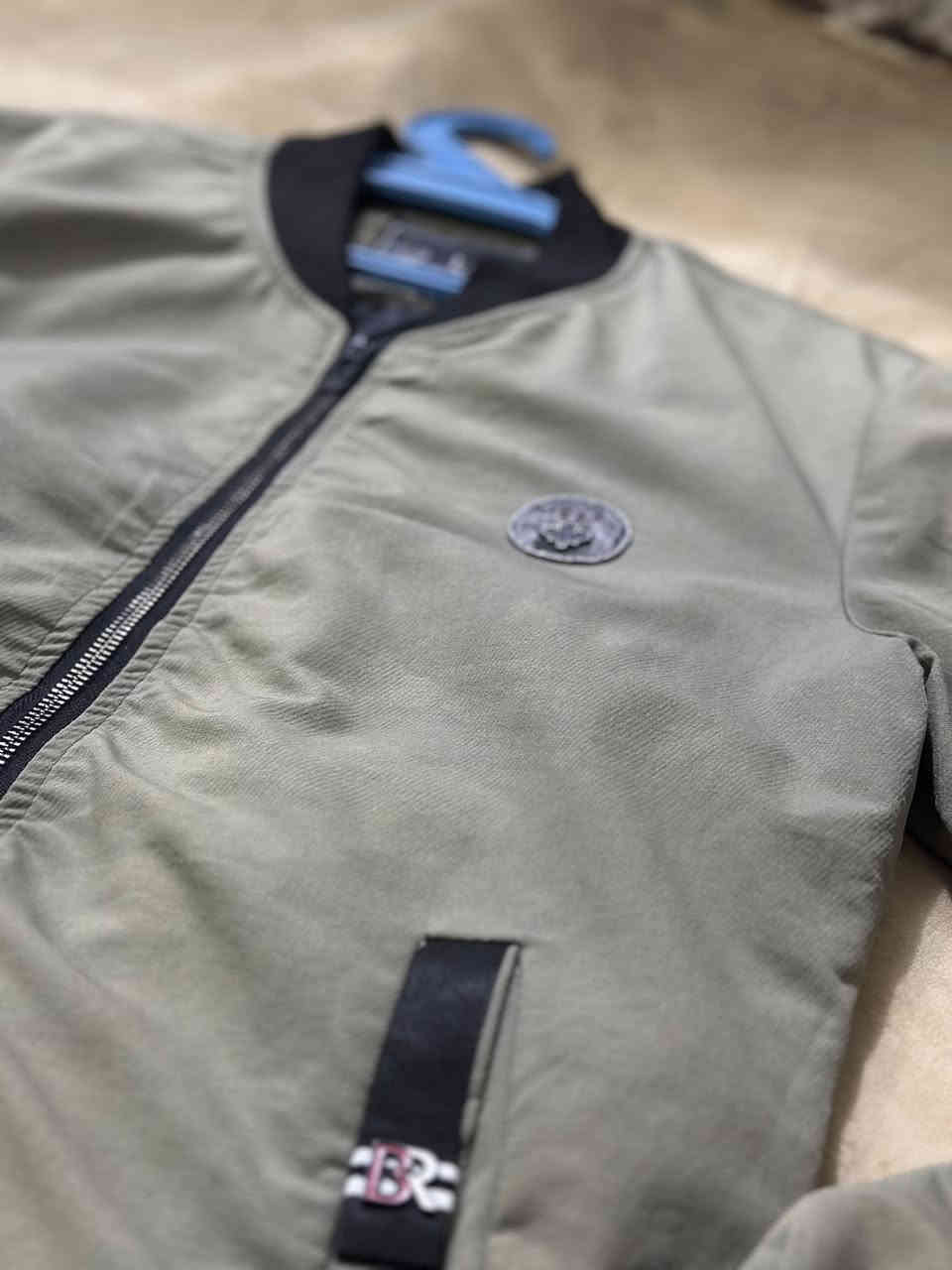 قمصلة كوالتي عالي بالة اوربية السعر 8الف 💸 
‌‎يتوفر توصيل داخل النجف و بغداد 🚚 

***********‌‎للحجز يرجى التواصل معنا دايركت او على الواتساب 

.
.
.
.
.
.
‌‎#البسة_رجالية_نسائية_اكسسوارات_ساعات_هدايا #كوالتي_درجه_اولى💯💯 #ملابس_احذية_حقائب_شالات_اكسسوارات_نظارات_قبعات_شالات
