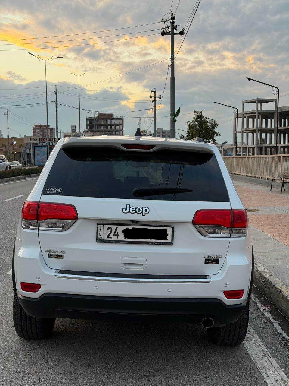 Jeep limeted
موديل ٢٠١٥
كلين تايتل 
بدون دعم بدون صبخ 
ماشي ١٣٠ الف 
گير محرك شرط مامفتوح 
مواصفات 
بصمه 
ابواب بصمه 
شاشه 
كاميره 
كشنات جلد 
كشنات كهرباي 
 مكان سياره زاخو 
بيع و مراوس معا هايلندر.  موديل جديد 
رقم سنوية كلها جديد 
سعر سياره ٢٢٥ و مجال بصيط 
*********** زاخو, دهوك
