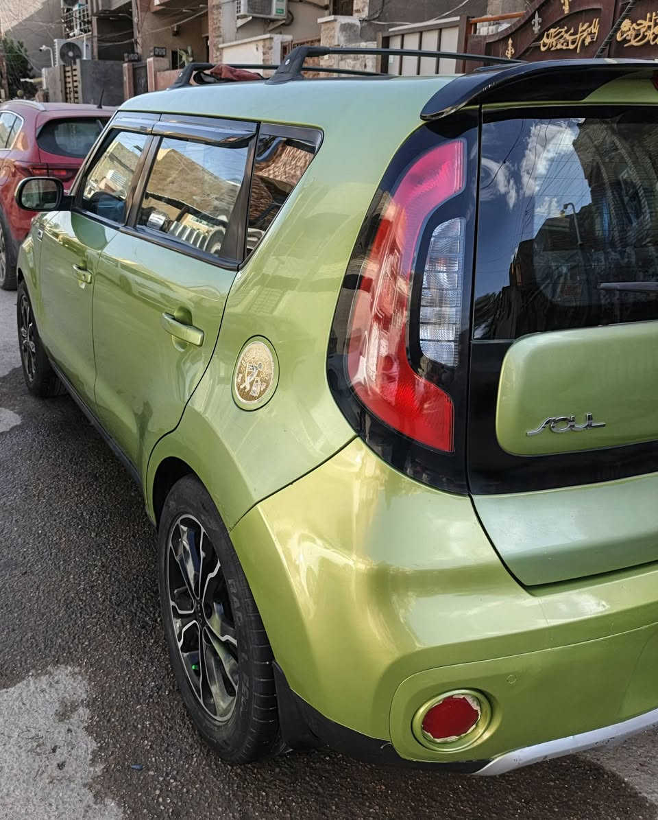 سلام عليكم
‏كيا سول ٢٠١٥ للبيع 
‏رقم بغداد وارد أمريكي
‏حادثه جاملغ وباب جهة اليمنه مبدل 
‏بيه صبغ بنيد وباب وجاملغ توحيد لون 
‏بدون دواخل بجم كبس شواصي ولغد مكفول 
‏صدر امامي جديد تخم تاير 
‏محرك ١٦٠٠ جي دي اي تبريد وتدفئة 
‏شاشه وكامره وحساسات خلفيه وتحكم استيرن وبلوجكترات 
‏إتصال *********** بي واتساب مكانه بغداد
