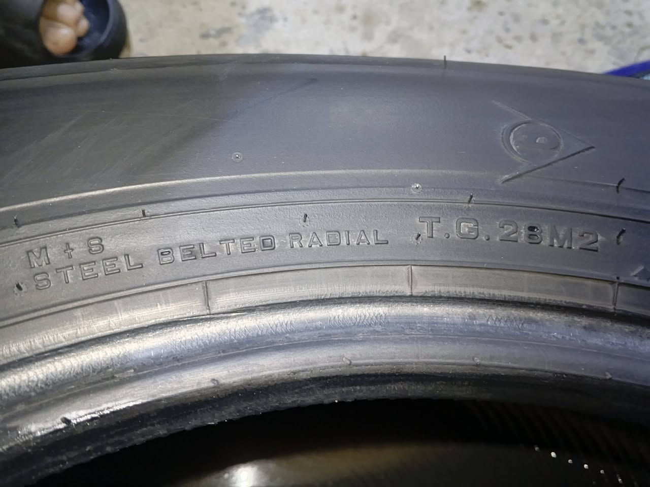 سلام عليكم تخم اطارات للبيع  مستعمل 3 دلوب ياباني 1 نكست دوري 4 نفس القياس السعر 125 وبيهن مجال رقم الهاتف *********** بي واتساب
