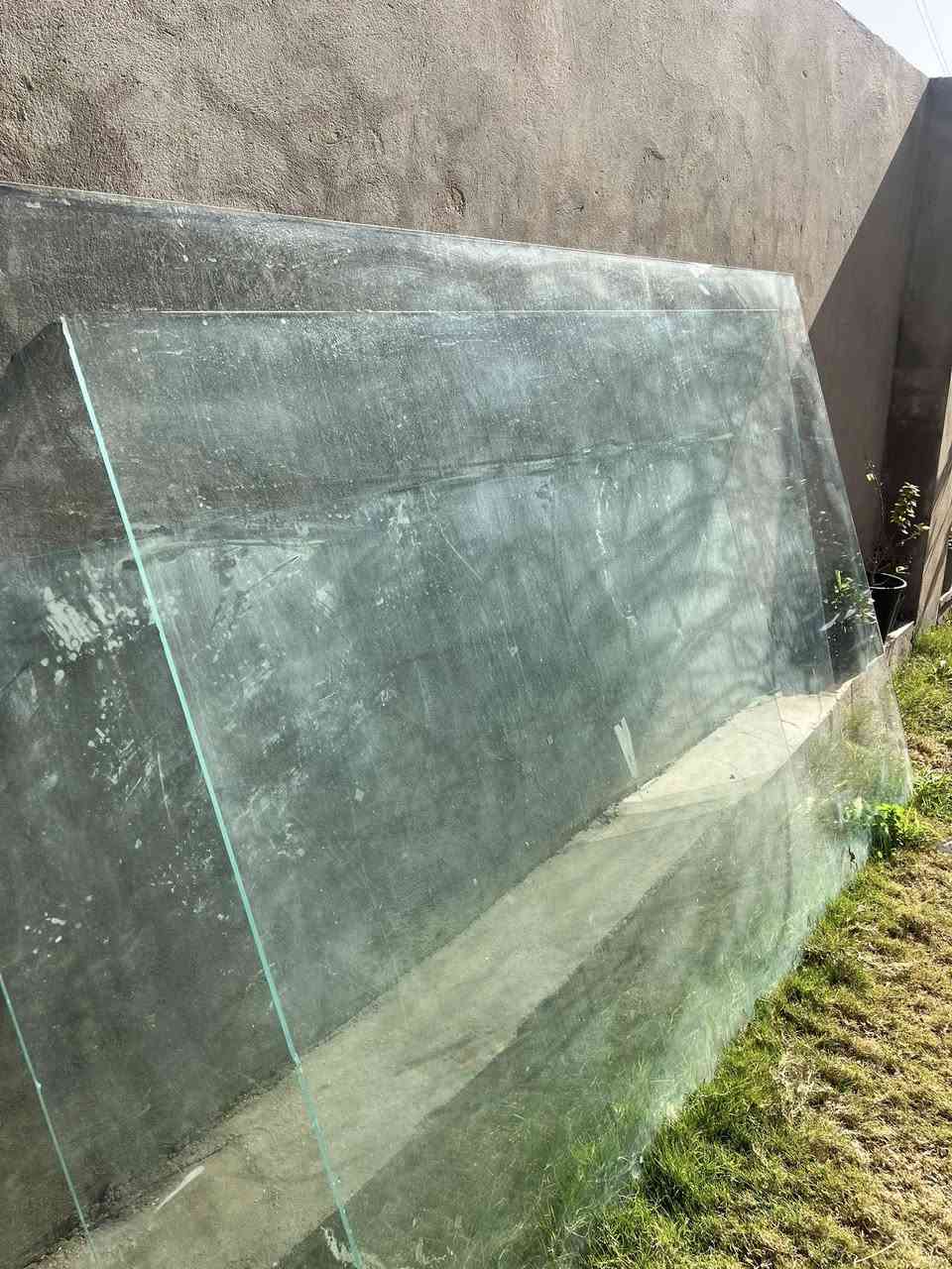 السلام عليكم 3 قطع جام اول قطعه طول 260العرض 158 //القطعه الثانيه طول 200 العرض 147 القطعه الثالثه طول 200 العرض 120 قيم وخذ وداعتك للتصال ***********
