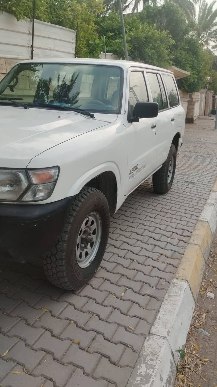 سلام عليكم نيسان باترول موديل ٢٠٠١ سياره جاهزه للاخر كير مكينه صدر تبريد تخم تاير دنلوب رقم بغداد سياره معمره ومصبوغه رقم صاحب سياره *********** سعر ٧٥ وبي مجال قلبل
