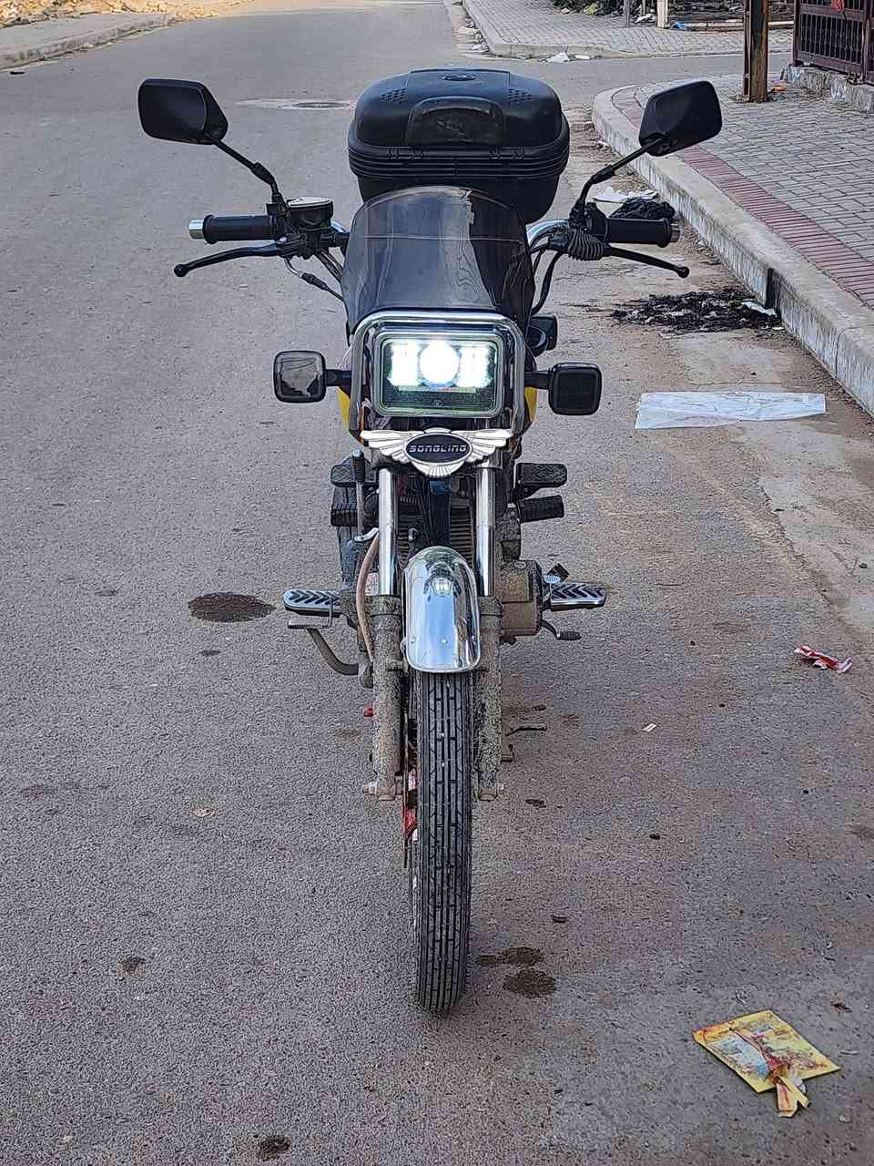 سلام عليكم دراجه للبيع إيراني موديل 2026 مكفوله كفاله عامه أوراق كامله شراي *********** مكان بغداد الحسينيه مال راشديه شراي فقط وتساب او رقم
