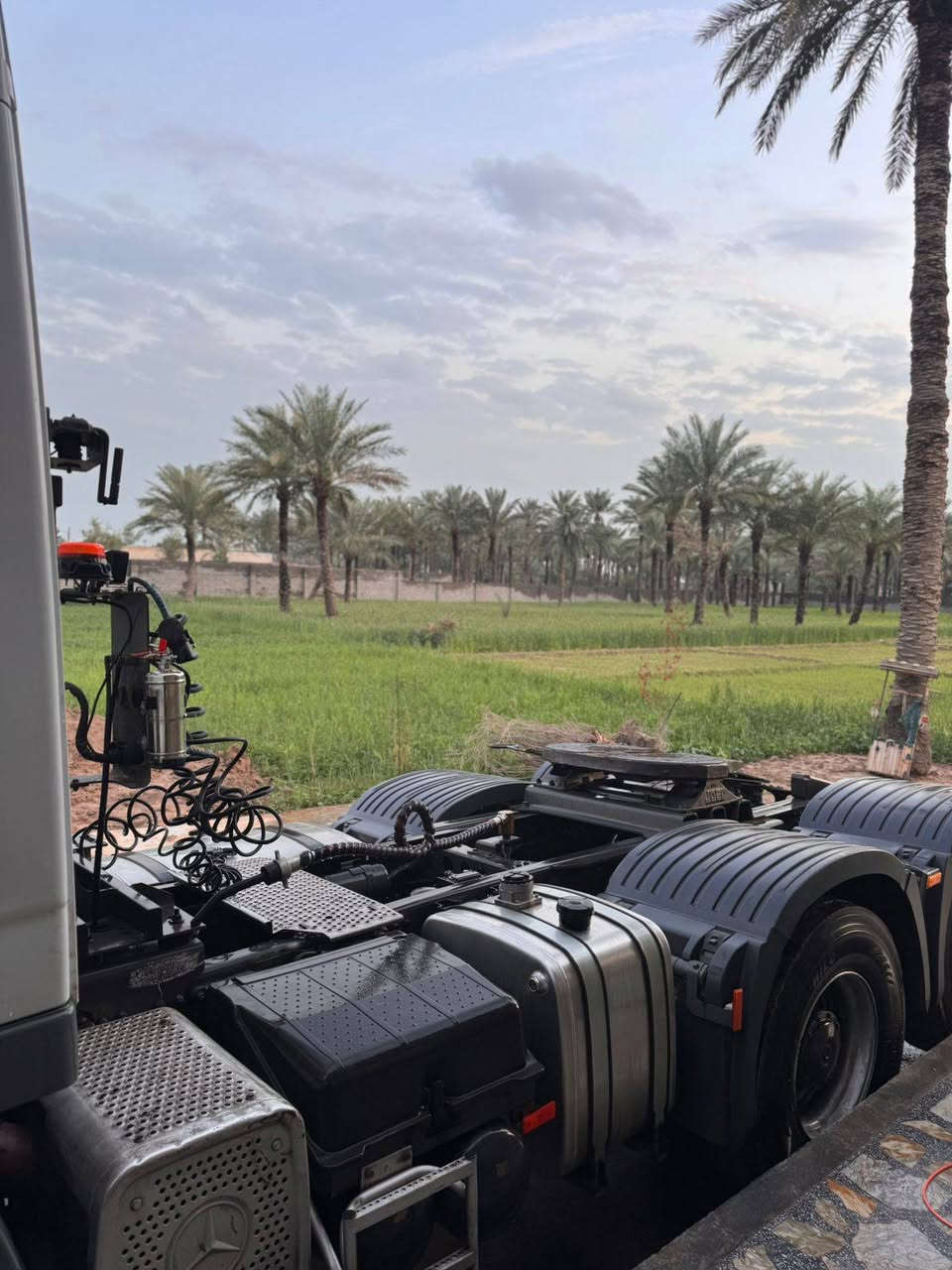 سلام عليكم اكتروز للبيع راس عربانه كفاله عامه 
٢٠٠٥ الرقم ***********
