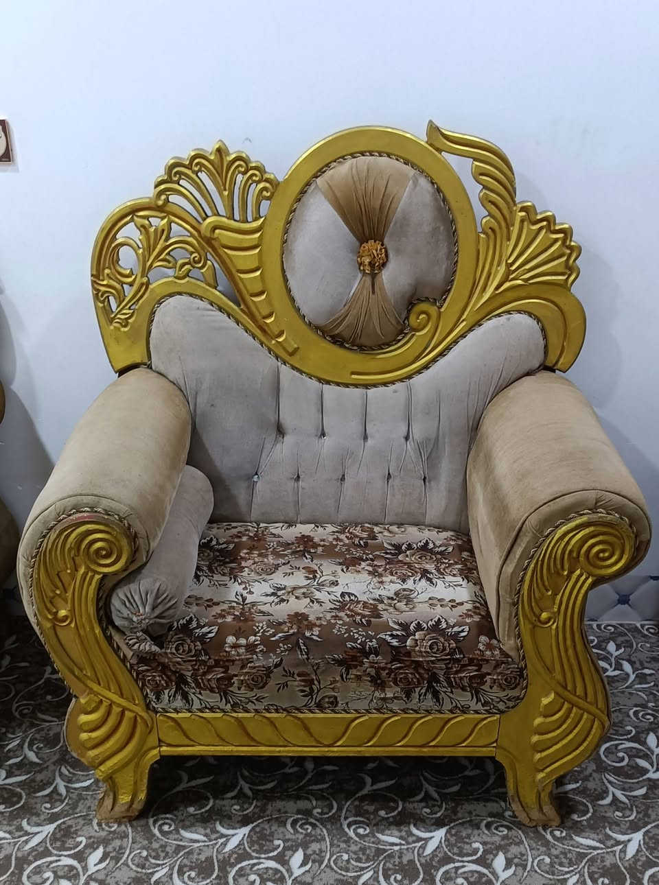 السلام عليكم اخوان طخم للبيع 5 قطع العنوان يارمجه الشرقيه السعر 225 وبي مجال للستفسار ***********/***********
