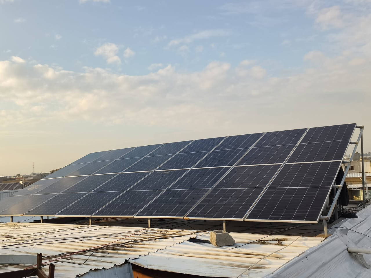 #ديالى_قضاء_بعقوبه_المجمع_التجاري

تم بعون الله اليوم 2026 /2/1
تنصيب  منضومت طاقه شمسيه
تفاصيل المنضومه

منضومة 40 مبير نهاري  30 امبير ليلآ
انفيرتر 11 كيلو واط ضمان سنتين عدد 1
بطاريات  ليثيوم 15كيلو واط عدد 2 ضمان ٥ سنوات 
الواح لونجي عدد 20 ضمان 10 سنوات
بورد حمايه و قواطع اي سي +دي سي
اسلاك دي سي دبل عازل حراري 

للطلب والاستفسار يرجى مراسلة الصفحة أو الرقم الواتساب ***********
