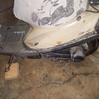 موطور للبيع يحتاج بس تبديل كابريته السعر 150 للتواصل 07807633411