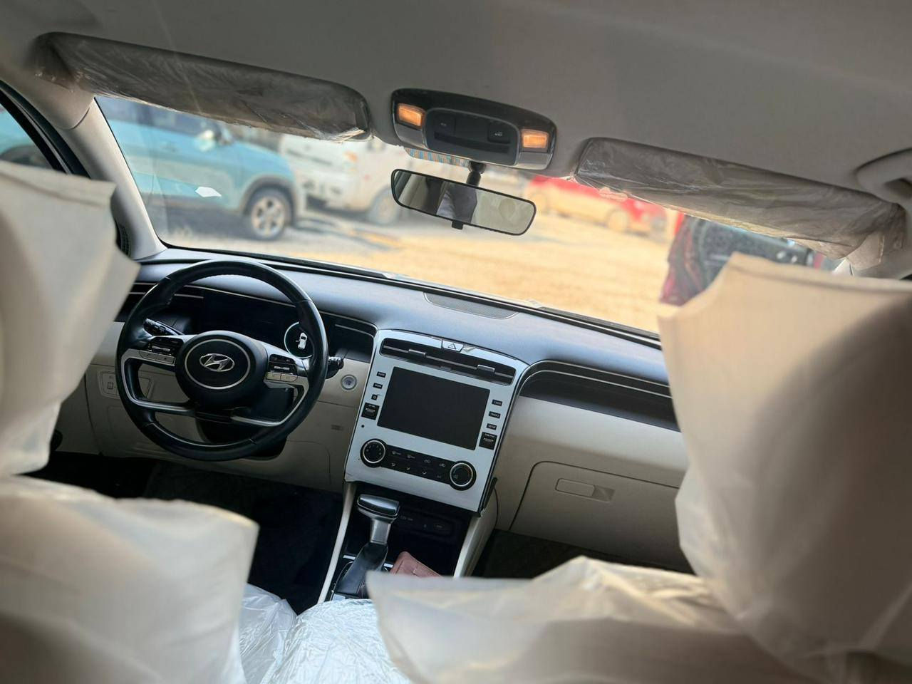 توسان 2024 خليجي مكفوله من صبغ أو ضربه أو تبديل أو بارد 
فقط ملاحضات بسيطه كم رصعه بالبدي 
رقم بغداد بسمي مباشر 
السعر 215
***********
