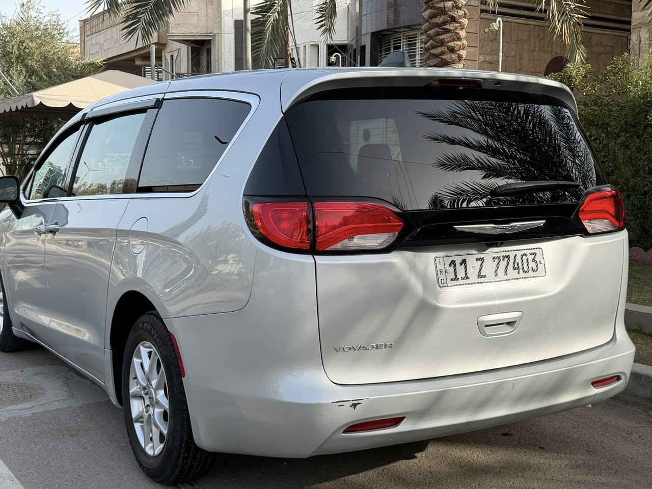 كرايسلر باسفيكا فيوجر 2023
محرك 3600 

  لون سلفر

  تبريد 3 قطع

  وتدفئه كراسي

  وتدفئه ستيرن

   ابواب كهرباء

  صندوق كهرباء 

  كشنات جلد سياحي

  كراسي شفط

  تحكم ستيرن جهتين

    شاشة 

   كير ماوس 

  تشغيل بصمة 

 ٥ ابواب بصمة 

   نظام car play واندرويد اوتو

    سايد بريك دكمة

    توقف ذاتي 

    منافذ تايب سي 

    منافذ USB

  مثبت سرعه

تخم تاير جديد 

ماشيه 40 الف
حادثها بنيد فقط 
***********

السعر 198$ وبيها مجال

مكانها بغداد
