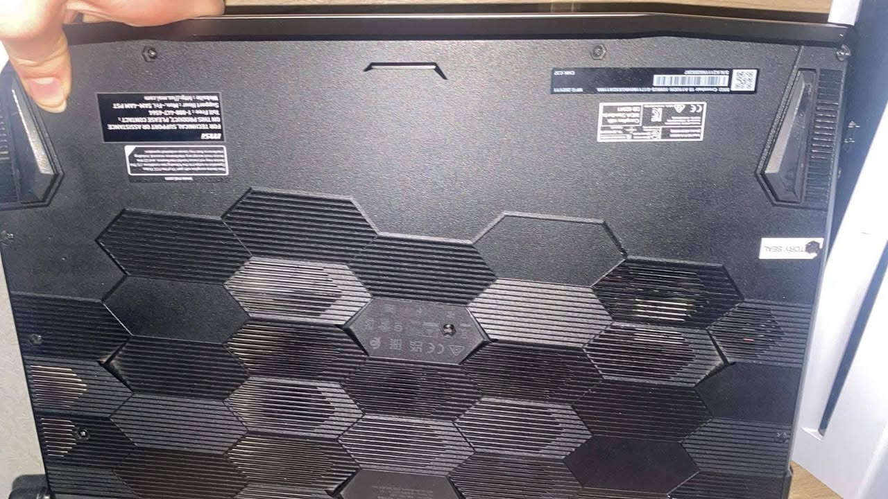 MSI Crosshair 15
من اقوه فئات MSI 
INTEL CORE i7 TH 11500H
GPU Nvidia GeForce RTX 3050 Ti 4GB 
GPU Intel Graphics 16GB 
RAM 32 GB DDR4 
Hard 512 SSD 
Keyboard Arabic and English full RGP
كيبور ضوئي كامل اكثر من مليون لون 
علامة MSI بضهر تضوي

تواصل واتساب فقط ***********
