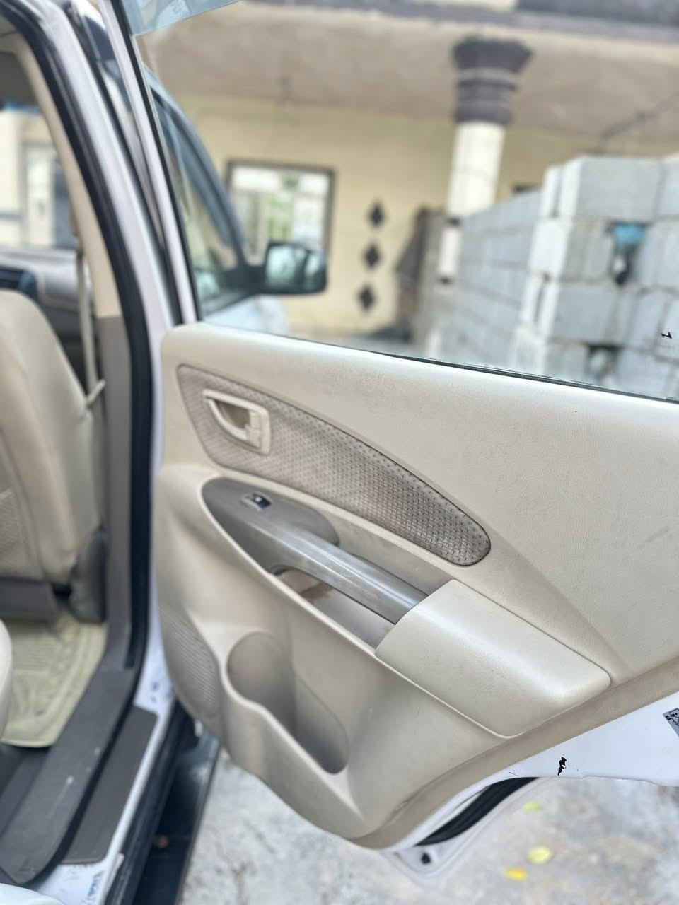 توسان للبيع ٢٠١٠ خليجي رقم بابل مكفوله كفاله عامه من ضربه وصبغ حته دعاميات كفاله تخم تاير جديد تبريد ثلج السياره جديد مال جناي شرط برغي مامفتوح بيهة عله وضع الشركه المكان بابل ناحيه النيل 

‭٠٧٧٣ ٣٧٥ ٨٥٥٦‬
