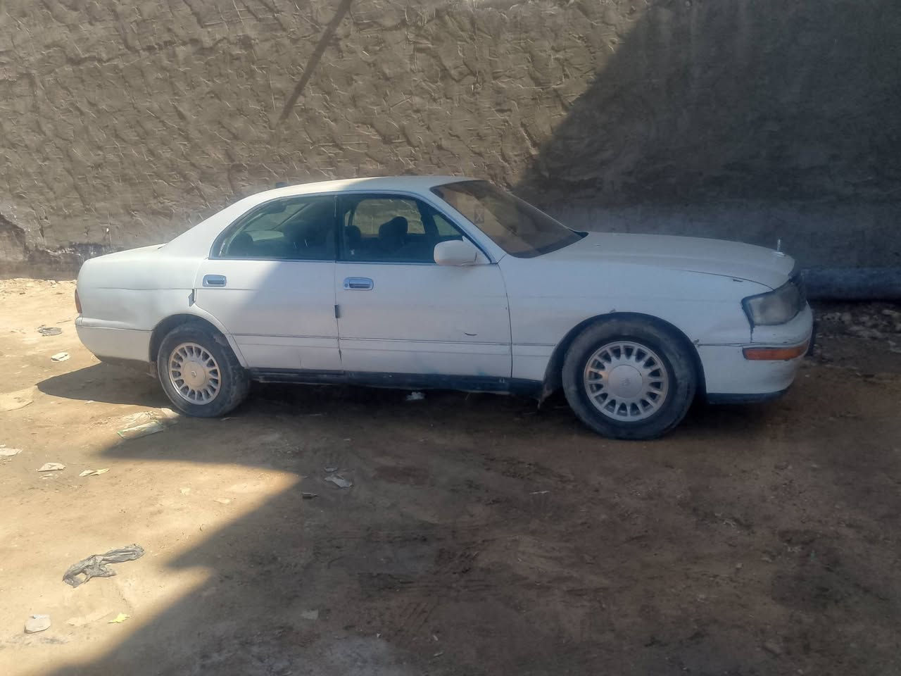 تويوتا كراون موديل 1993 للبيع تحويل مباشر مكان كربلاء الحولي ***********
