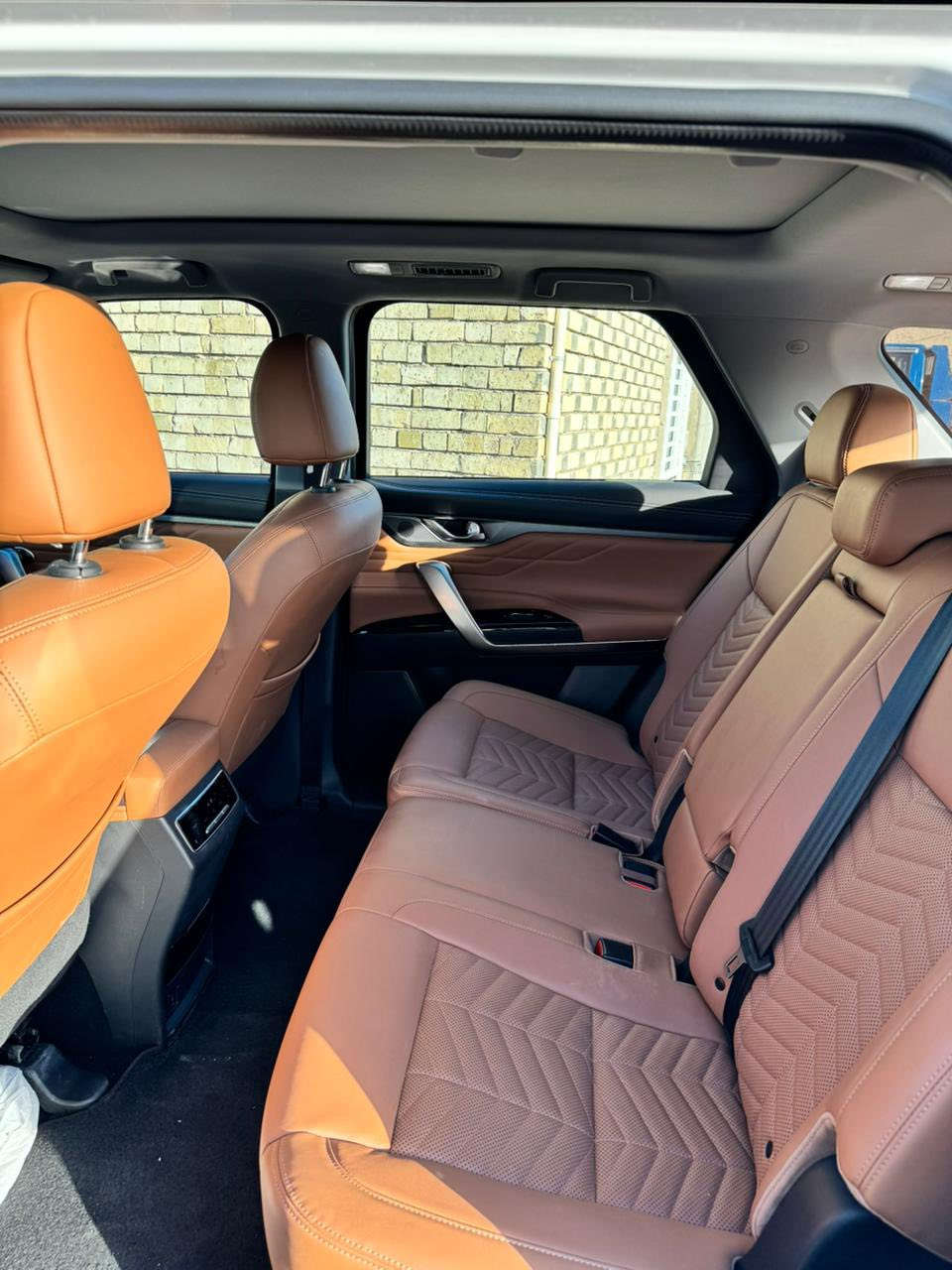 شانجان cs95 موديل 2024 محرك 4 سلندر 2 لتر تيربو 233 حصان وعزم دوران 390 نيوتن متر دفع رباعي ودفع ثنائي الگير 8 نمر سبعة راكب ثلاث قطع تبريد كشنات تبريد دخول ذكي تشغيل ذكي تشغيل عن بعد كامرات محيطية حساسات محيطة صندوق كهربائي أوامر صوتية بيها هواي مواصفات السيارة ماشية 58 رقم الهاتف ***********
