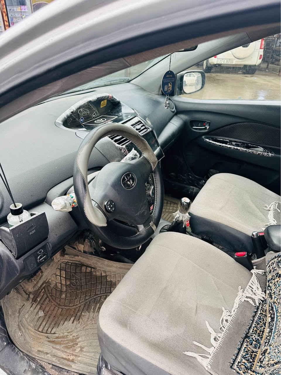 یارس مۆدیل ٢٠٠٦گێر عادی گێرومەکینە بەشەرت تحویل وخرامە بەشەرت سبوخی عام نەبی حیزام نەبی بێ لێدان مواسەفات چوار جام کارەبا پینچ کەلە دەبل گێچ مەکینە گەورە شوێن هەولێر پ.*********** أربيل, العراق
