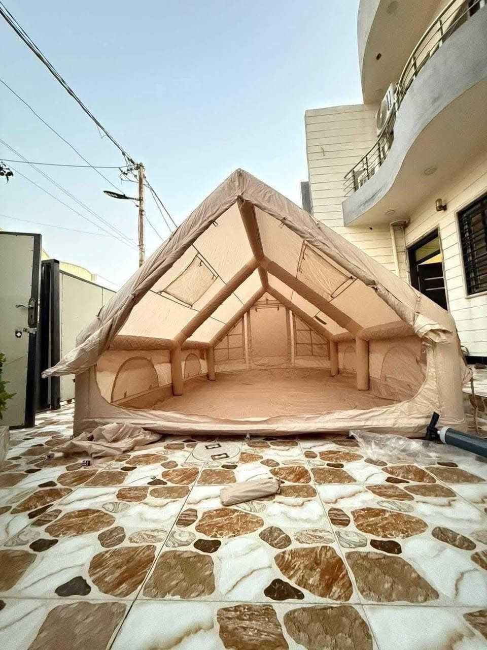 متوفر خيم النفخ ماركه اوربي لون صحراوي المميز
تكفي10 نفرات القياس الطول 4 متر  والعرض 3 متر  سانتيم ارتفاع  2متر  تحتوي على بانوراما وعلى مدخنه  وخرطوم هوا  ملحقات  بمب يدوي جنطه وحبال وسكك السعر 400 الف يوجد توصيل واتساب ***********ًً
