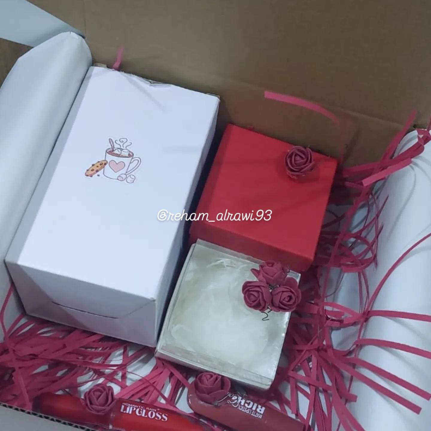 بوكسات هدايا صنعت بحب
تجهيز حسب الطلب وباسعار مناسبه جدا جدا 😍
ممكن إعجاب للصفحة وتلكون كلشي جديد ومميز ولطيف
التواصل على رقم الواتساب *********** او رساله دايركت 
متوفر توصيل داخل الرمادي ب٣ والمحافظات كافه ب٥ الف
#ريهام_الراوي #اكسسورات #الجمال #نزاكه #قلادة #هدايا #عيدالحب
