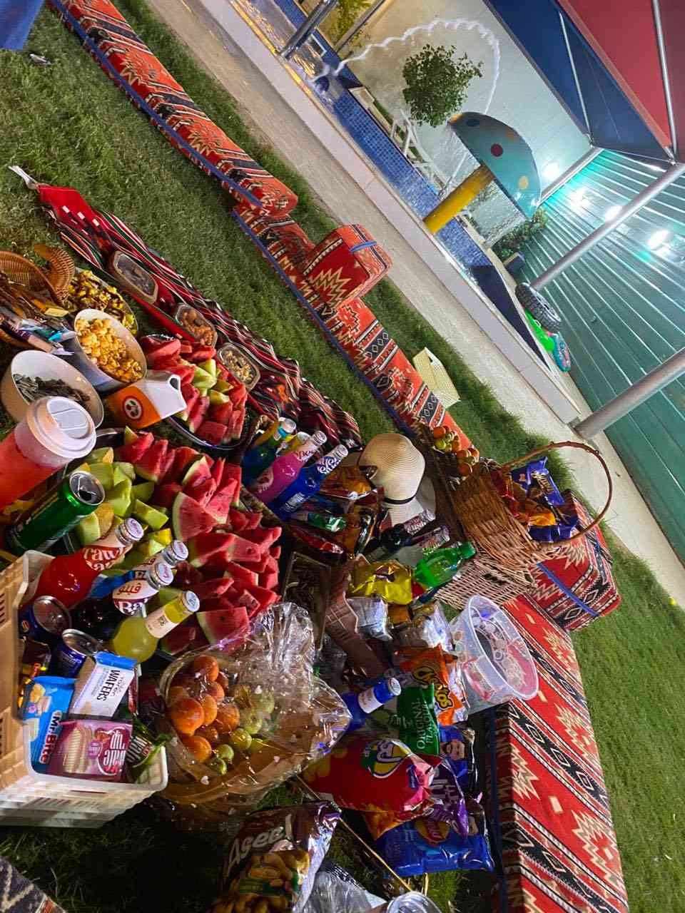 مزرعة ترف العائلية  الشاطئية 🏡🏝️ 

توفر كافة وسائل الراحة😊
المزرعة كبيرة 5000 متر مربع كلها مساحات خضراء ومليئة بالنخيل المثمر ( البرحي والسلطاني ) وفواكه اخرى
🔹مسبح كبير 10*5🏊🏻
🔹مسبح صغير للأطفال 4*4 🏊🏻‍♀️
🔹غرفتين نوم وصالة كبيرة مكيفة🏘️
🔹مطبخ داخلي  و مطبخ خارجي 🥘🍚
🔹شواية باربكيو و شواية سمك و كافة ملحقاته🍖🍗🍢🍡
🔹مراجيح🎡⛱️مع العاب للاطفال 
🔹غرفة بليارد و منضدة 🏓 
🔹فيشة 🕴🏻🕴🏻
🔹كراج داخلي🕺🏼💃🏻

🔹كهرباء 24 ساعة مع مولدة 200 امبير🚨🔌💡 

📍موقع الكاظميه شارع الطي

للحجز اتصل او على واتساب☎️📞 ***********

***********
