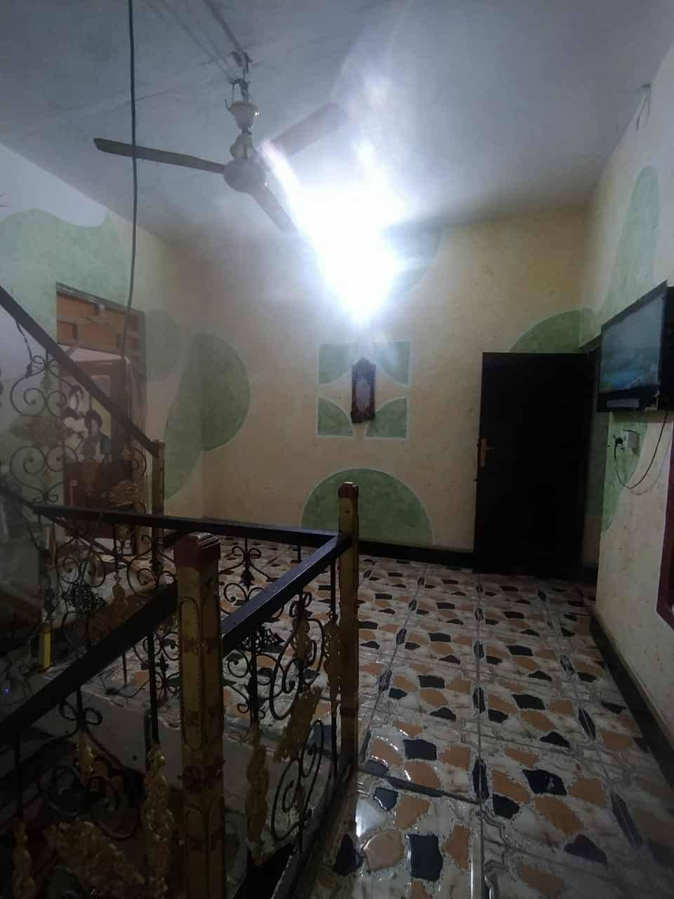 ***********بيت للبيع ينباع على المبادرة علمأ حاليا مطلوب اسكان يسدد الاسكان وبعدين يحجز على المبادره موقع البيت حي الرساله قرب المجسر خلف الشارع العام اول فرع او قرب مطعم شهوده أو مطعم الريس البيت مساحة 107ونص متر طابقين الطابق الاول استقبال غرف نوم مع صاله مع مطبخ وصحيات الطابق الثاني غرفه  عدد اثنين وصاله ومطبخ وصحيات السعر مقدمه 90ولباقي 30الاسكان الكلي 120 وبيه مجال الطيبين تفاصيل اكثر على الخاص
