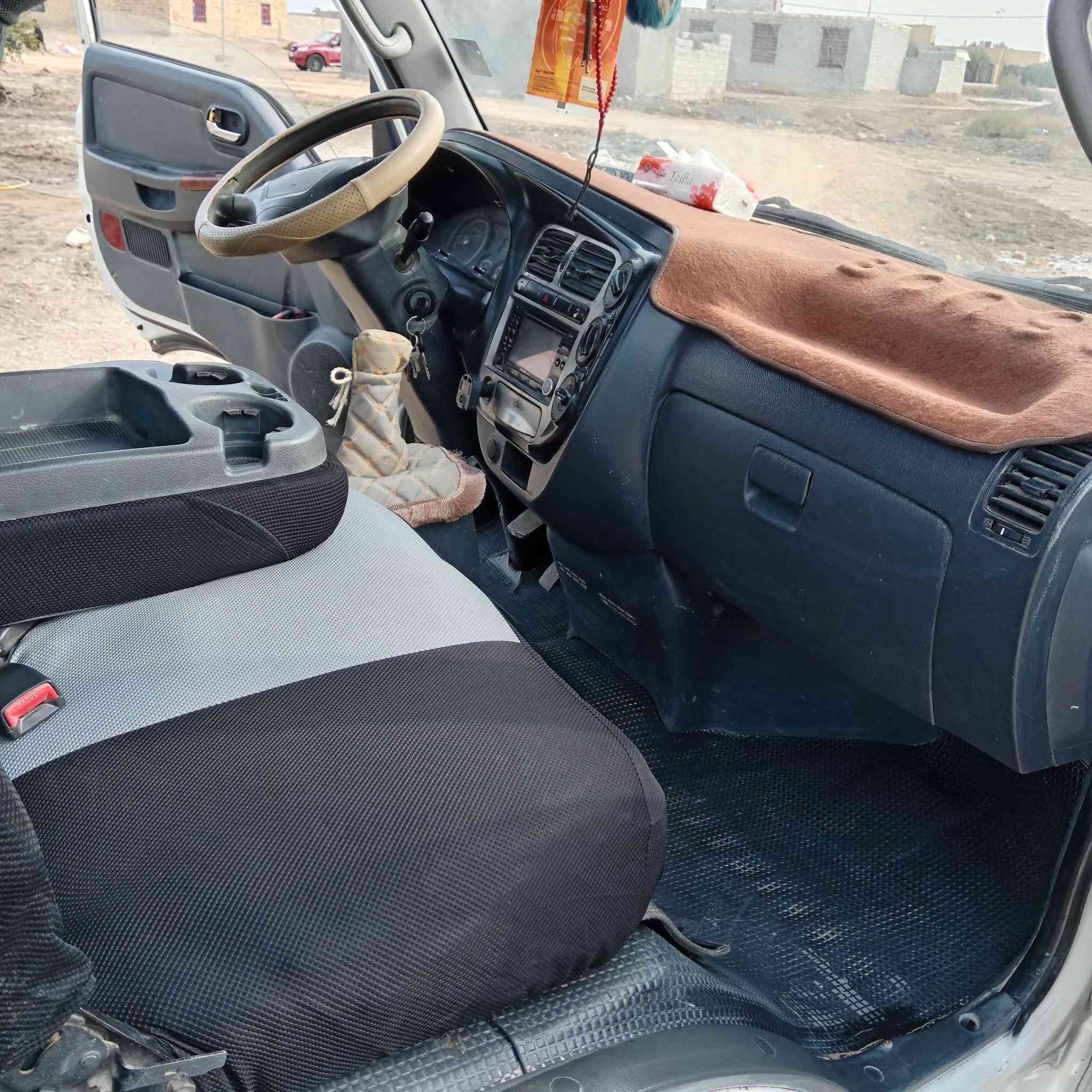 السلام عليكم كيه حمل البيع موديل ٢٠٠٨ بسمي مداور ثاني يوم سياره عشرط محرك كير شاصي المكان السماوه قضاء نجمي رقم نجف سنويه ٢٠٢٨محرك ٣٠٠ مفتوح ستاركس السعر ٨٠ وبه مجال ***********
