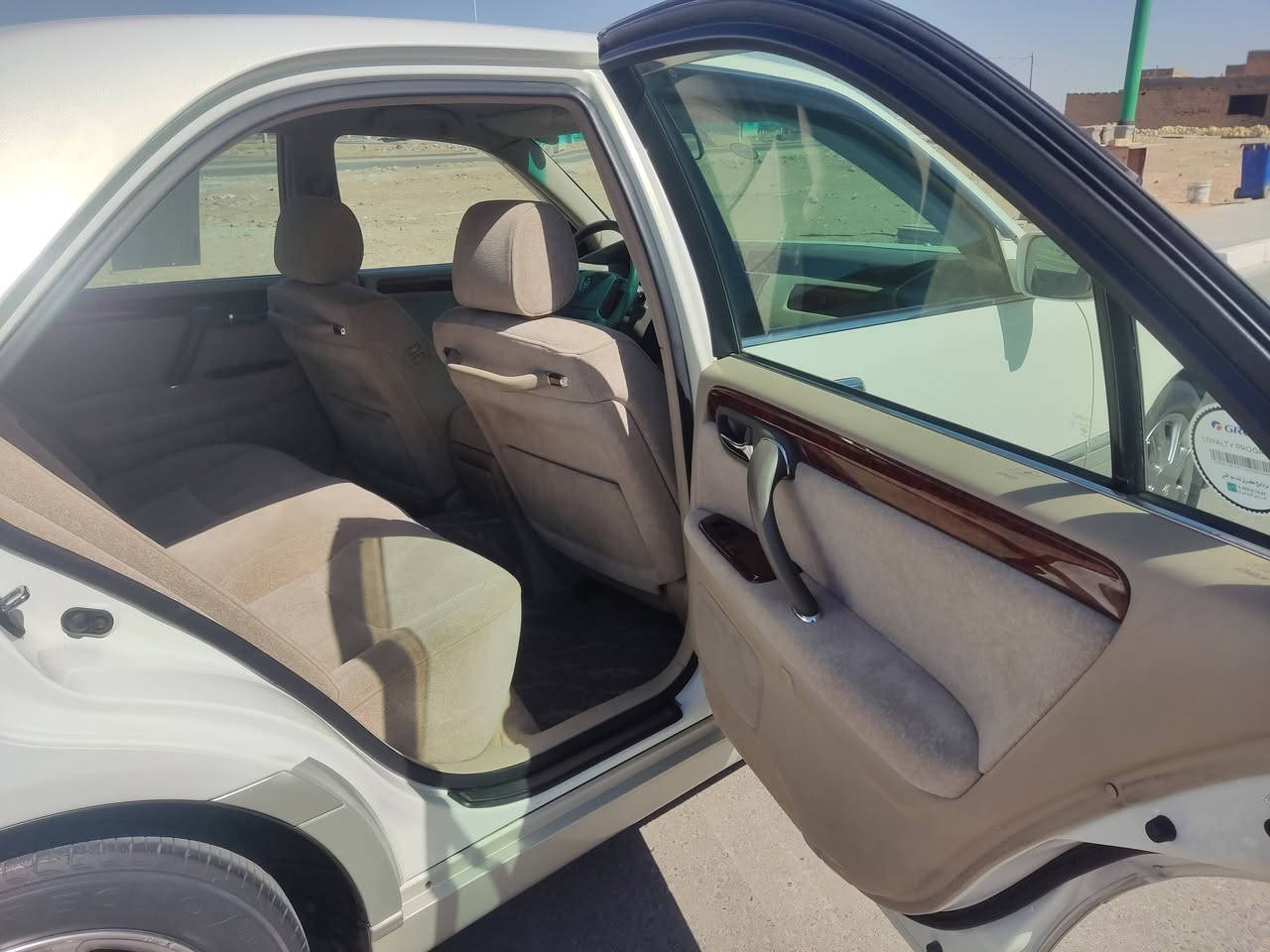 سلام عليكم ملكه موديل 2000 كفاله عامه سياره جديده ماشيه 77 تخم تاير تبريد حداديه سياره ما ناقصهه برقي سنويه لل 2031 السعر 110 علما أن السياره نقل*********** العنوان البصره القبله
