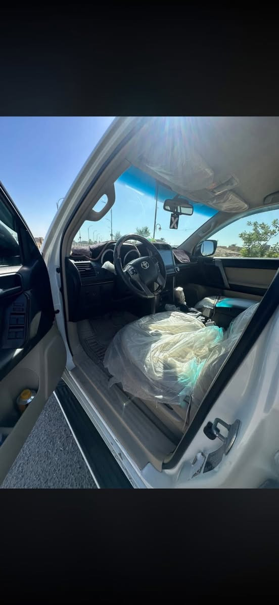 السعر 200

برادو 2010كويتي كفاله عامه 

رقم بغداد أنكليزي

مكينه 4سلندر 2700

7سبعه راكب 

اشاير بل مري 

مري شفط 

شاشه 

كامره خلفيه 

تحكم جهتين 

مواصفات البرادو معروفه 

السياره مكفوله من كلشي وجديده بمعنى الكلمه مابيها برغي نقص والسياره بعد احلا من الصورالسعر 200

مكاني صلاح الدين سامراء ***********
