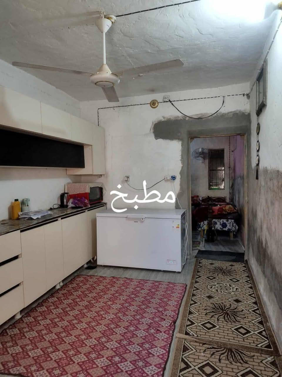 السلام عليكم
دار للبيع طابو صرف مطلوب للمصرف  العقاري ٨٨ يباع بتطلوعة ١٥ مليون اقصادة الشهر ٤٦٨الف العنوان ابو صخير شارع السايلو قرب مدرسة الجوهرة  مقابل شارع اعدادية الابراج#ملاحضة الدار مأجر ٢٠٠ الشهر 
 المساحة ١٠٠ م الاستفسار الاتصال على الرقم ***********

