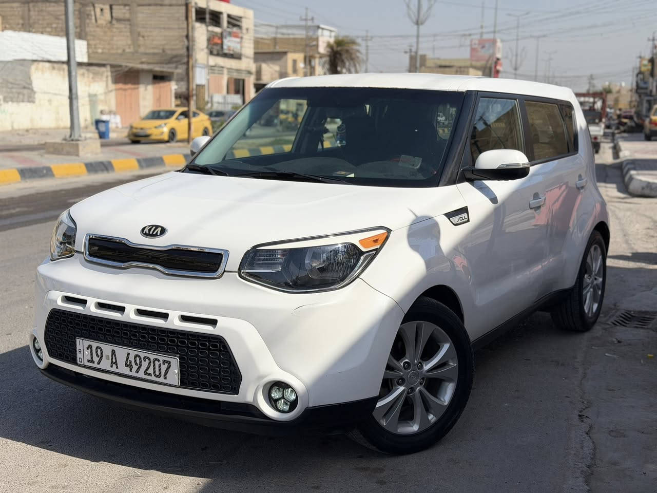 السلام عليكم
كيا صول 2014 امريكي وارد جاملغ وبنيد بدون دواخل
رقم كربلاء الدولي باسمي السيارة جديدة ونضيفة بمعنى الكلمة
كير محرك حدادية تخم تايرة كلة لوك
نص فول شاشة كبيرة كامرة دوارة تحكم استيرن جهتين ويلكب
محرك 2000 
الاستفسار *********** 
*ملاحظة غير متواجد ع الخاص.
