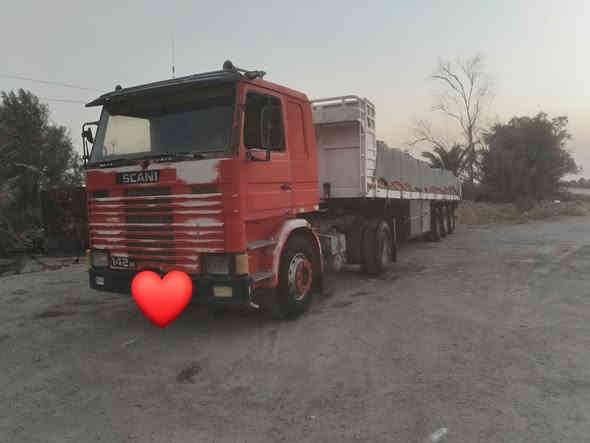 سلام عليكم سكانيا موديل91 مكينه ثمانيه لا تنقيص ولا تبخير كير 5/5 تخم تاير مربوطه فلات ذات جوانب متحركه تلث محاور بس راس لبيع ***********
